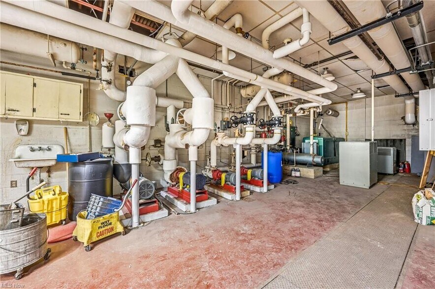 More Photos Of 1610 Hubbard Thomas Rd, Hubbard Office For Lease