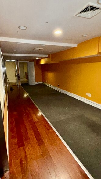 More Photos Of 112-21 Jamaica Ave, Richmond Hill Storefront Retail Office For Sale