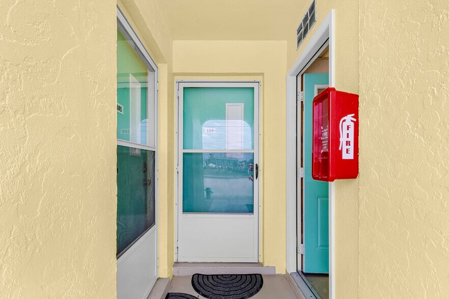 More Photos Of 3226 Stringfellow Rd, Saint James City Apartments For Sale