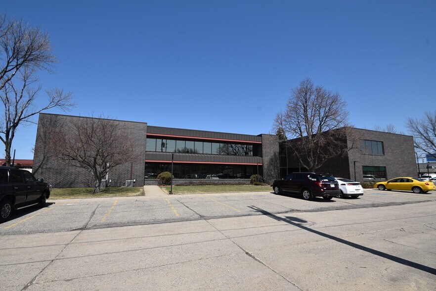 More Photos Of 1220 Main Ave, Fargo Medical For Sale