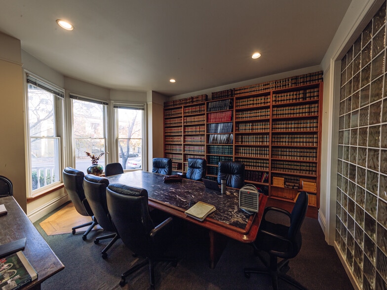 More Photos Of 1318 SW 12th Ave, Portland Office For Sale