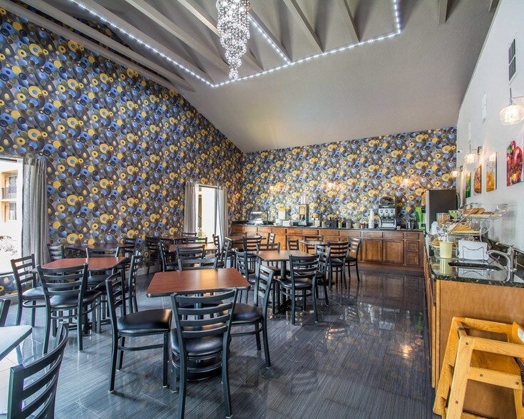 More Photos Of 44199 Highway 27 N, Davenport Hotel For Sale