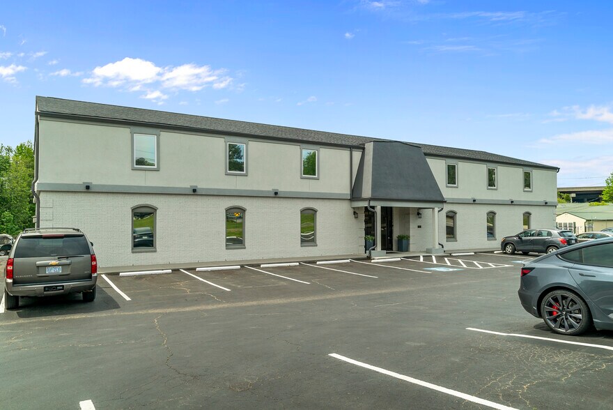 More Photos Of 1121 Old Concord Rd, Salisbury Office For Sale