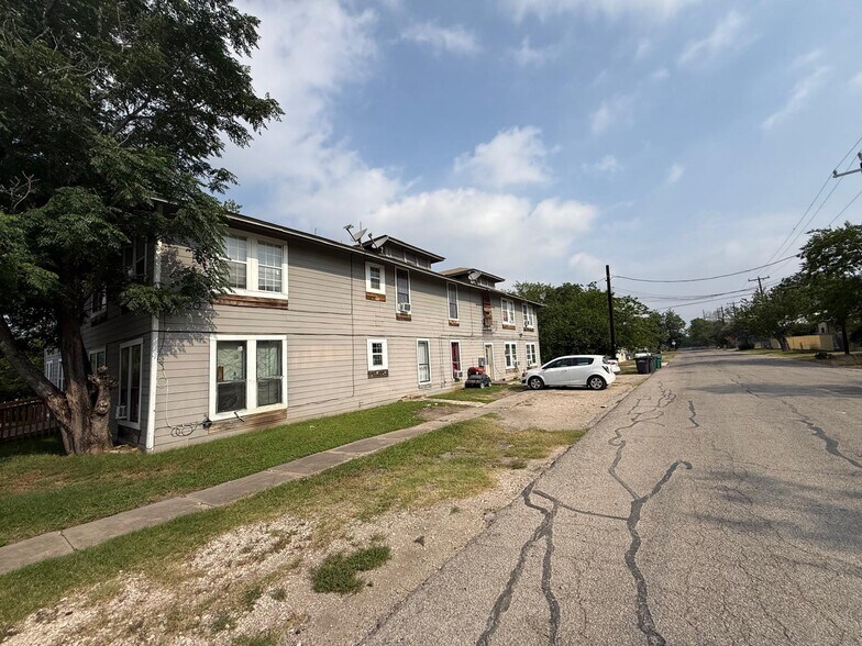 More Photos Of 541 Hammond Ave, San Antonio Apartments For Sale