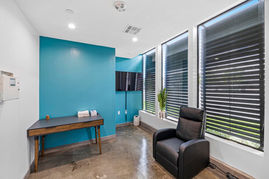 More Photos Of 4013 Sawtelle Blvd, Los Angeles Medical For Lease