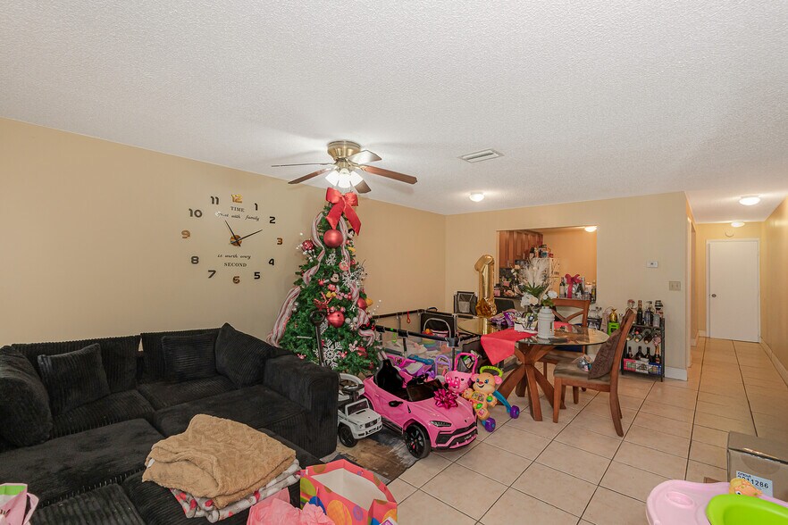 More Photos Of 4063-4065 SW 51st St, Fort Lauderdale Apartments For Sale