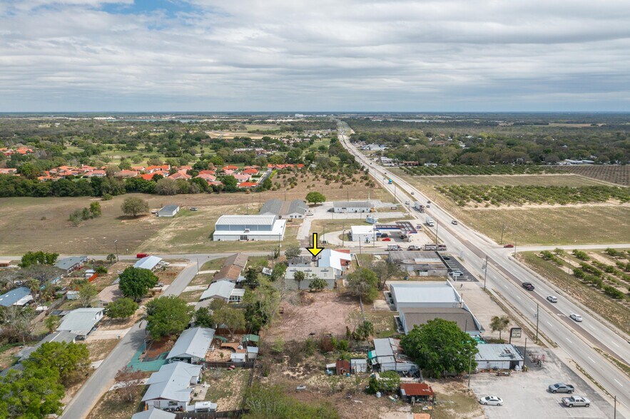 More Photos Of 19 Evergreen Dr, Lake Wales Freestanding For Sale