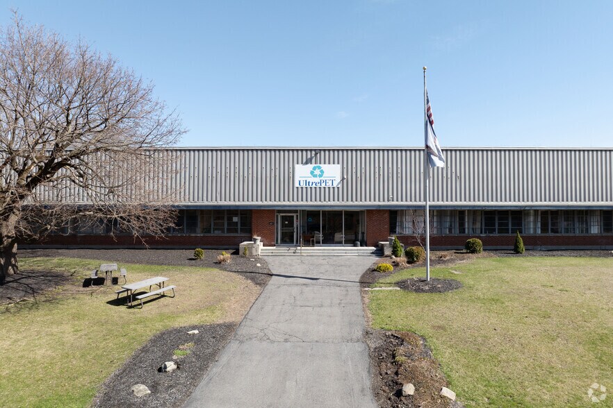 More Photos Of 136 Fuller Rd, Albany Warehouse For Lease