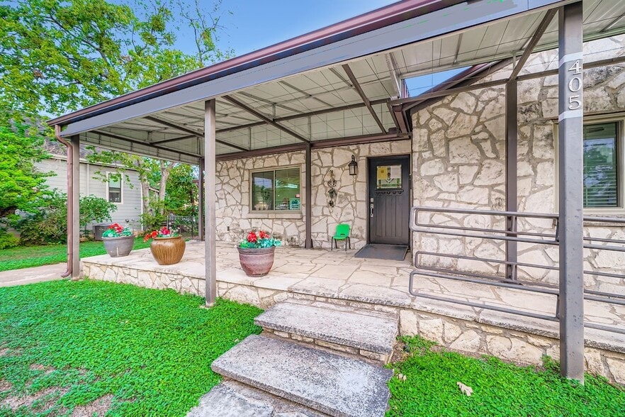 More Photos Of 405 W Main St, Round Rock Daycare Center For Lease