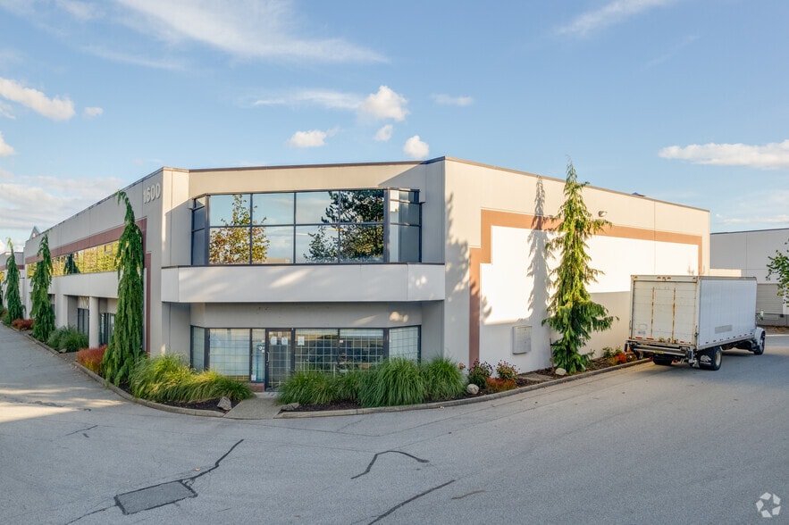 More Photos Of 1600-1610 Derwent Way, Delta Warehouse For Lease