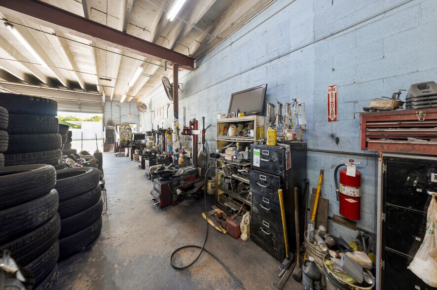 More Photos Of 11300 SW 208th Dr, Miami Service For Sale