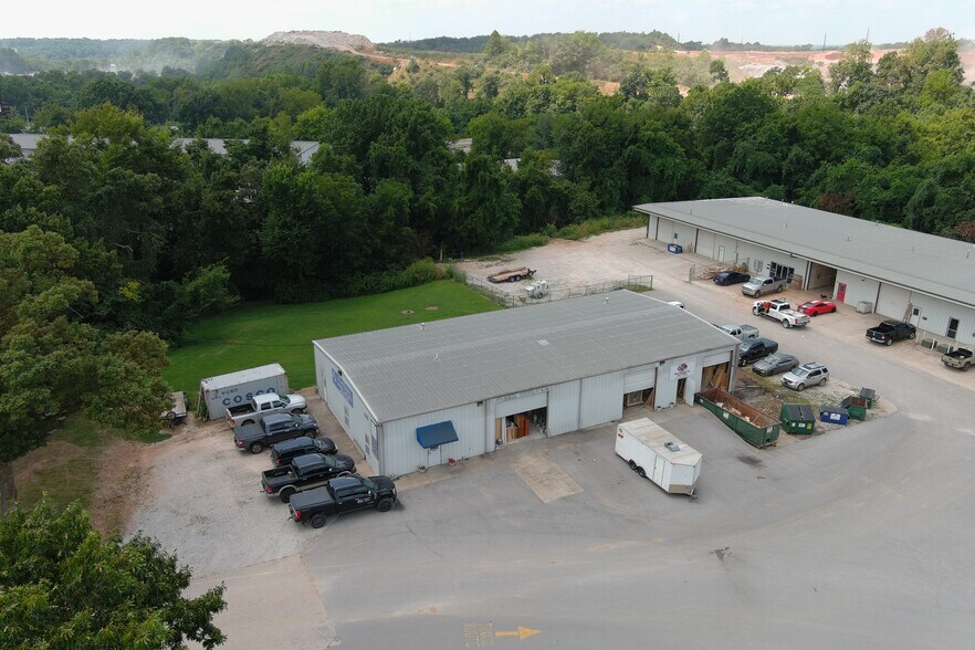 More Photos Of 13241 Puppy Creek Rd, Springdale Warehouse For Lease
