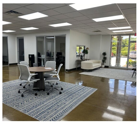 More Photos Of 520 Mineral Trce, Hoover Office For Lease