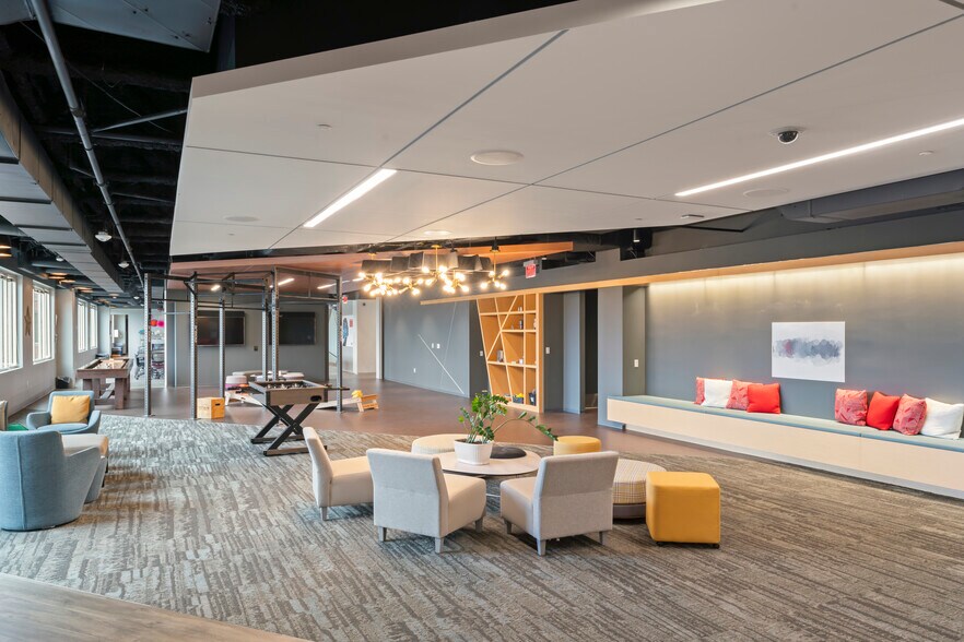 More Photos Of 1602 Village Market Blvd SE, Leesburg Office For Lease
