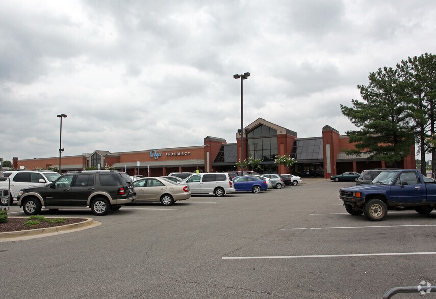 More Photos Of 240 New Byhalia Rd, Collierville Supermarket For Lease