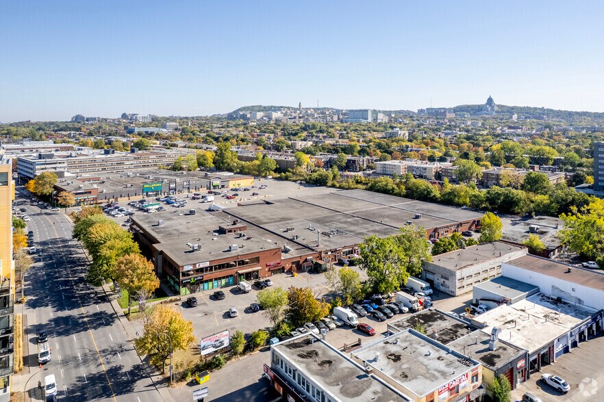 More Photos Of 4990-5016 Rue Jean-Talon O, Montréal Light Manufacturing For Lease