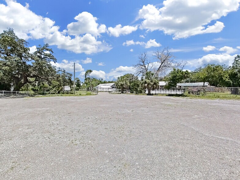 More Photos Of 3201 E Genessee St, Tampa Religious Facility For Sale