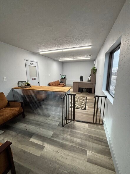 More Photos Of 270 E Day St, Pocatello Warehouse For Lease