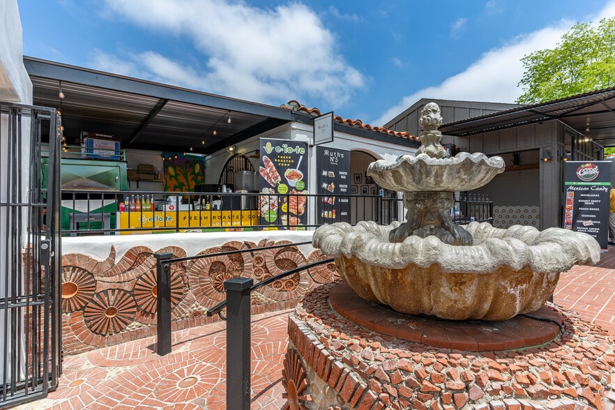 More Photos Of 2548 Congress St, San Diego Restaurant For Lease