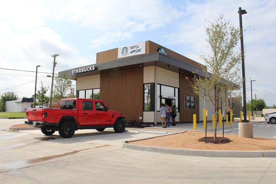 More Photos Of 12306 Elam rd, Balch Springs General Retail For Sale