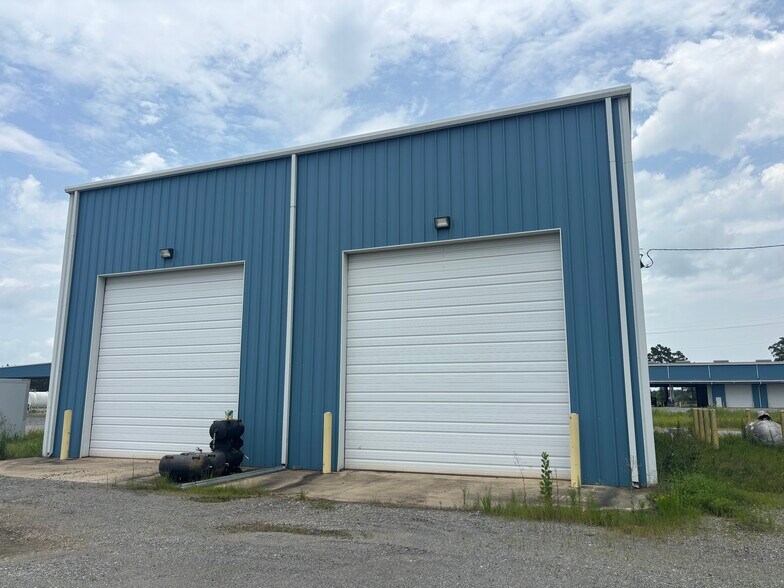 More Photos Of 6040 Highway 175, Frierson Warehouse For Sale
