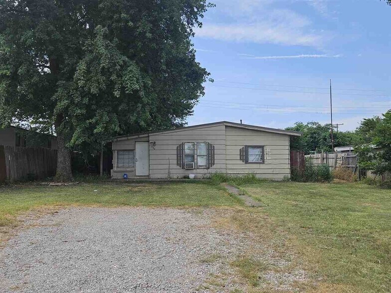 More Photos Of 67 Ash Ave, Elgin Trailer Camper Park For Sale