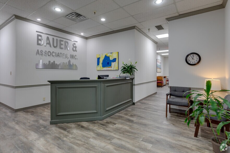 More Photos Of 6846 S Canton Ave, Tulsa Unknown For Lease