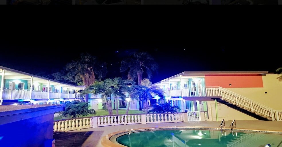 More Photos Of 1320 Cleveland St, Clearwater Hotel For Sale
