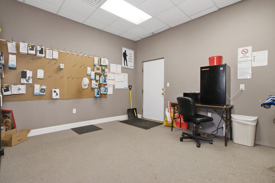 More Photos Of 1213 Highway 63, Houston General Retail For Sale
