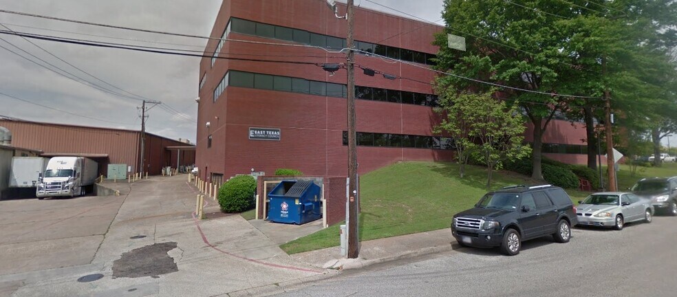 More Photos Of 323 E Tyler St, Longview Warehouse For Lease