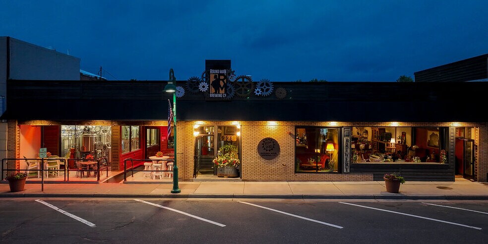 More Photos Of 234 Walnut St, Spooner Restaurant For Sale