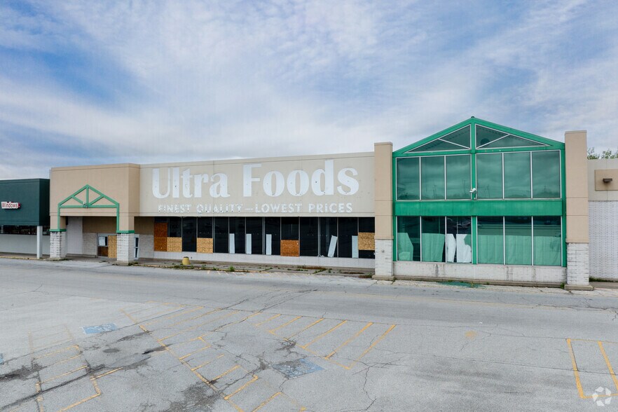 Primary Photo Of 6010-6050 W Ridge Rd, Gary General Retail For Lease