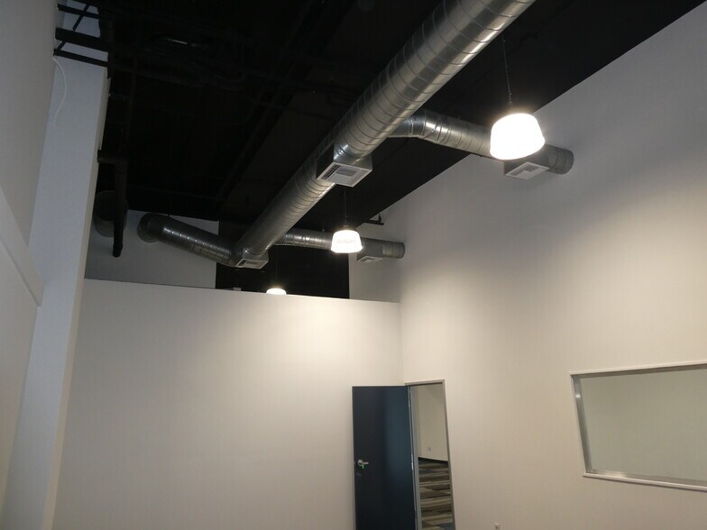 More Photos Of 6100-6120 San Fernando Rd, Glendale Office For Sale