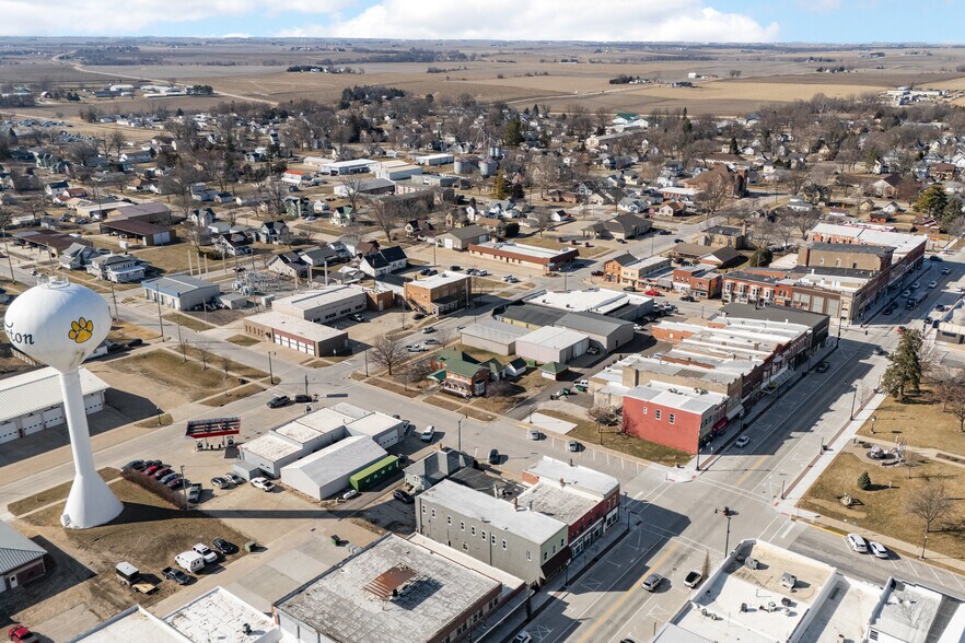 More Photos Of 121 W 5th St, Tipton Showroom For Sale