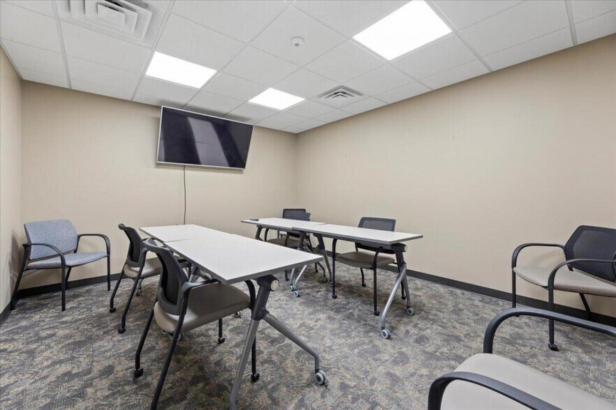 More Photos Of 100 E Broadway St, Council Bluffs Office For Sale
