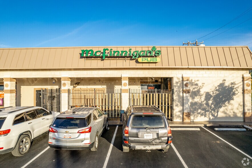 More Photos Of 7210-7224 Blanco Rd, San Antonio Unknown For Lease