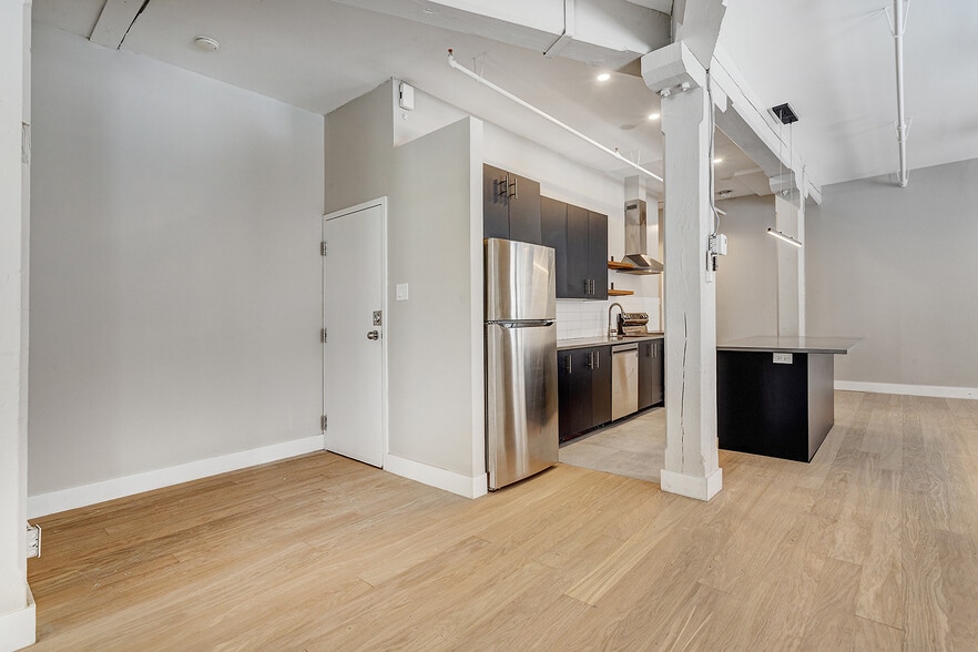 More Photos Of 110-112 Rue McGill, Montréal Apartments For Sale