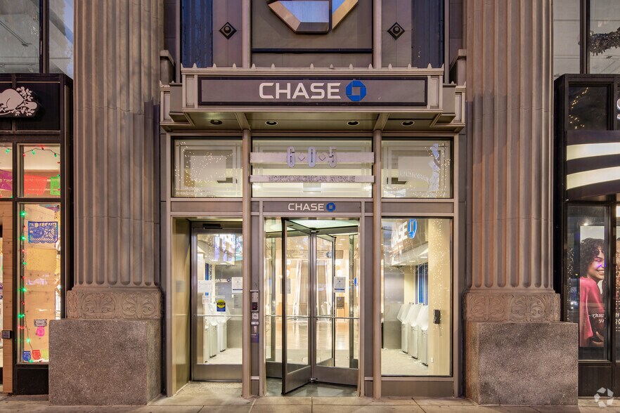 More Photos Of 605 N Michigan Ave, Chicago Office For Lease
