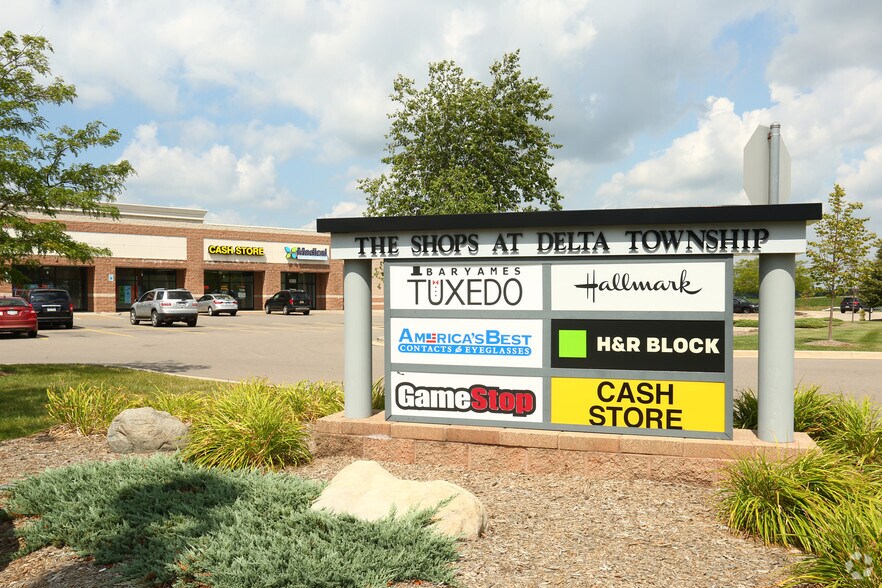 More Photos Of 501-647 N Marketplace Blvd, Lansing Freestanding For Lease