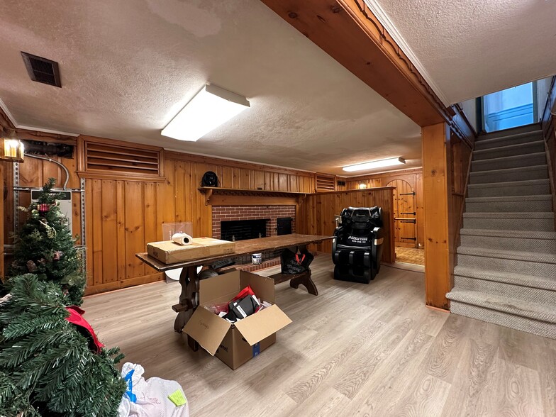 More Photos Of 78 Court St, Freehold Office Residential For Sale