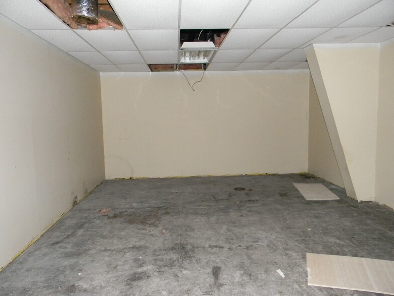 More Photos Of 8575 N County Road 25A, Piqua Flex For Lease
