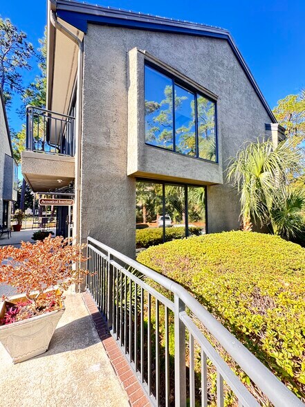 More Photos Of 1 Corpus Christie Pl, Hilton Head Island Loft Creative Space For Lease