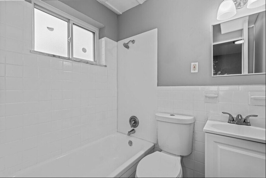 More Photos Of 1108 Bates St, Saint Louis Apartments For Sale