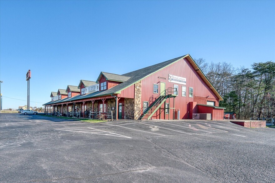 More Photos Of 78 Chestnut Hill Rd, Crossville Freestanding For Sale