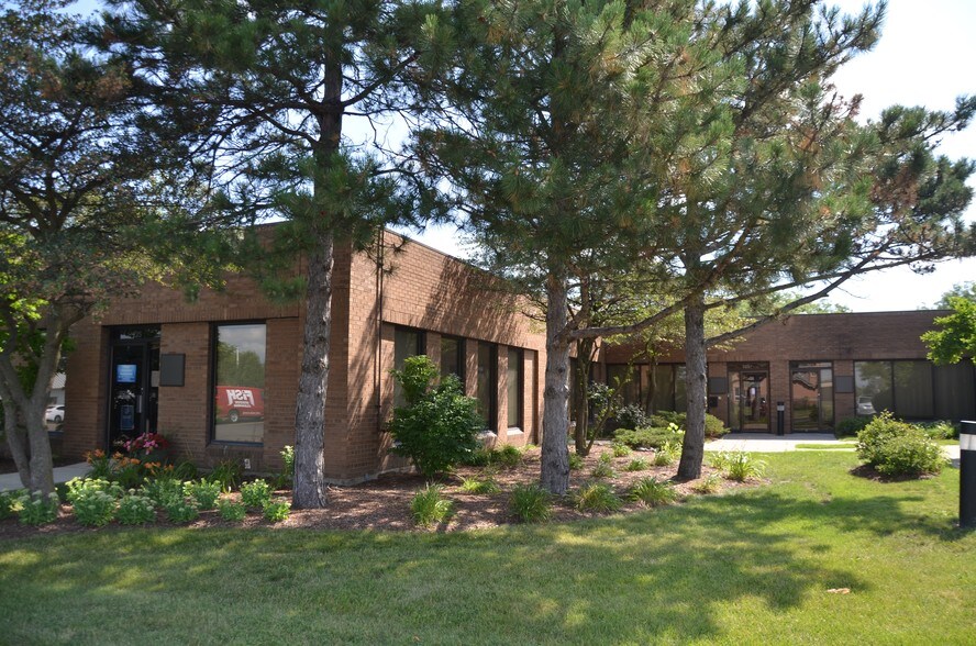 More Photos Of 4255 Westbrook Dr, Aurora Medical For Lease