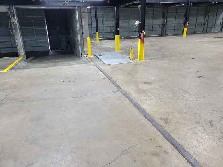 More Photos Of 3801 W 65th St, Little Rock Refrigeration Cold Storage For Sale