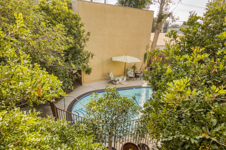 More Photos Of 14641 Magnolia Blvd, Sherman Oaks Apartments For Sale