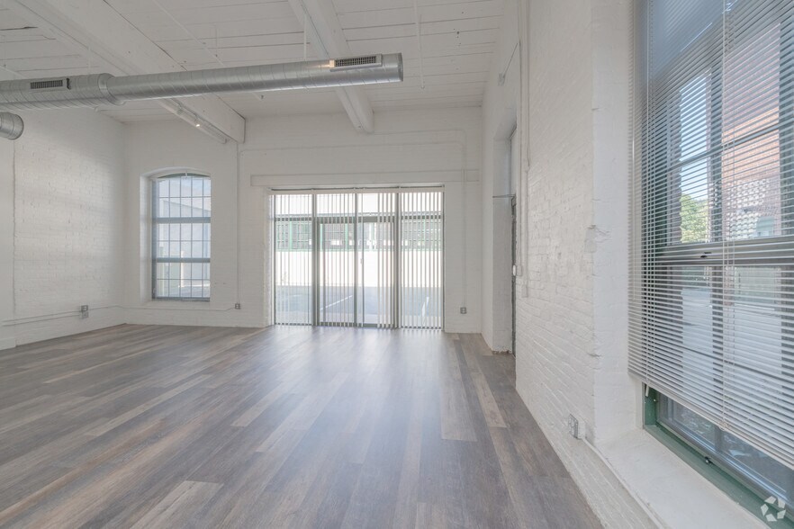 More Photos Of 166 Valley St, Providence Apartments For Sale