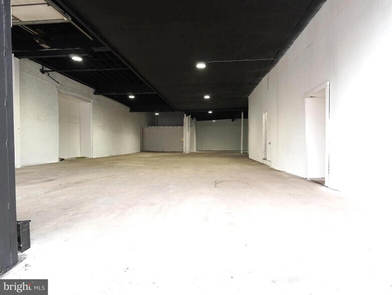 More Photos Of 1914 E Westmoreland St, Philadelphia Warehouse For Lease