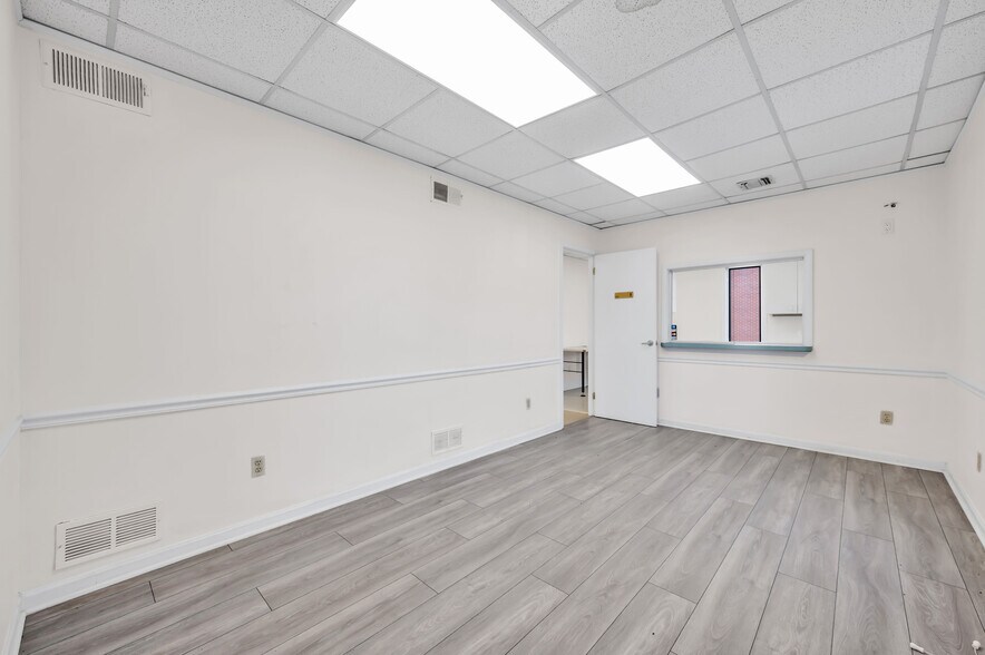 More Photos Of 102-104 S Main St, Manville Office Residential For Lease
